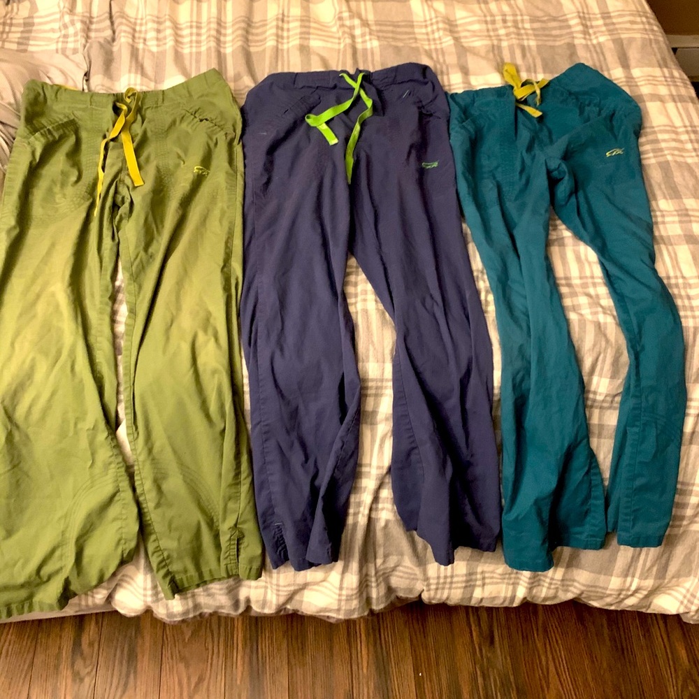 Iguana Med small scrub pants